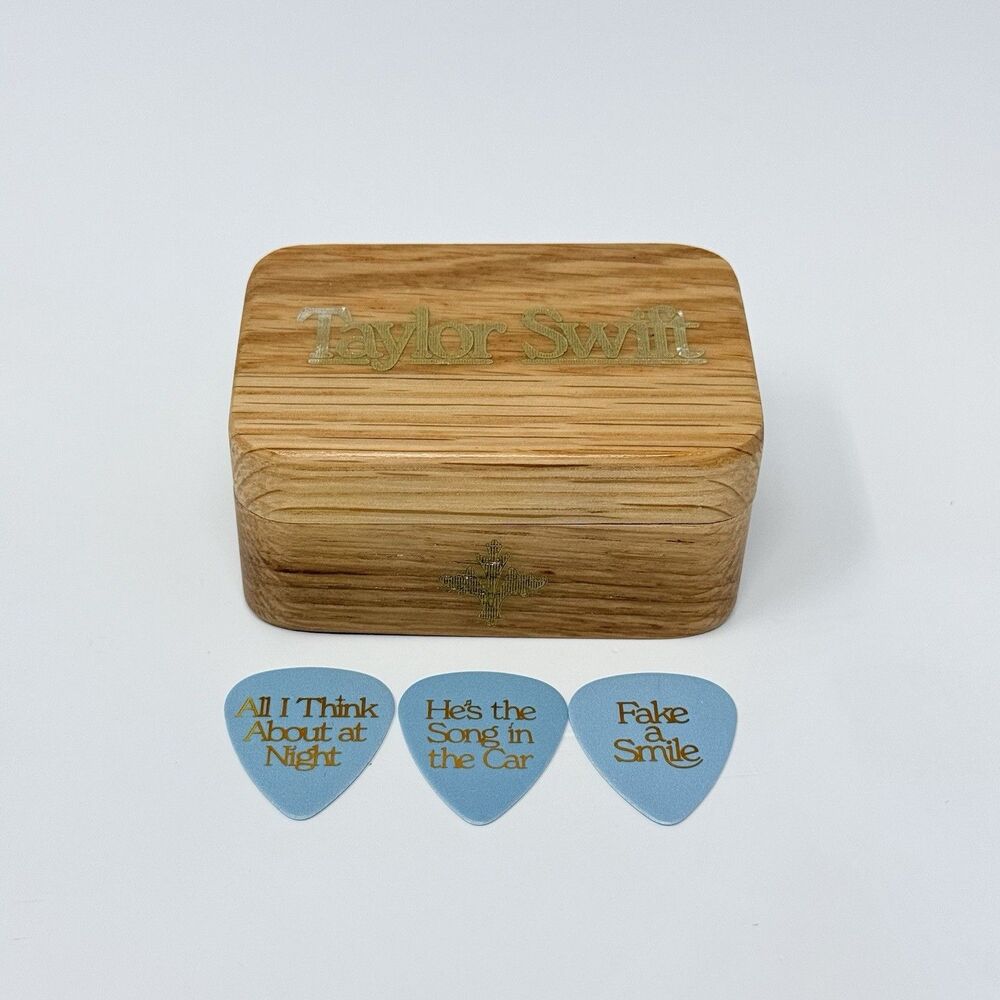 Taylor Swift Blue Guitar Pick Set of 3 Wooden Pick Box Case Collectible